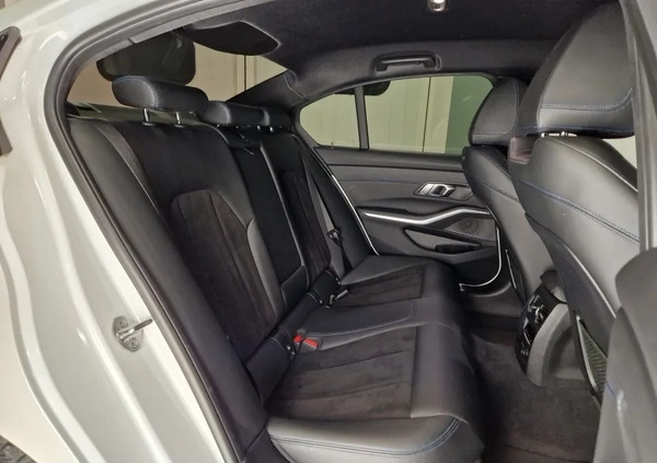 BMW Seria 3 cena 139999 przebieg: 82105, rok produkcji 2019 z Góra małe 596